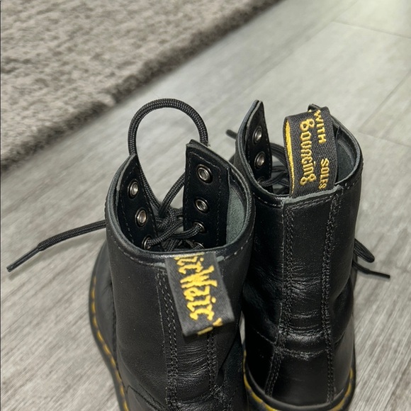 Dr. Martens 1460 women’s boots - Picture 3 of 5